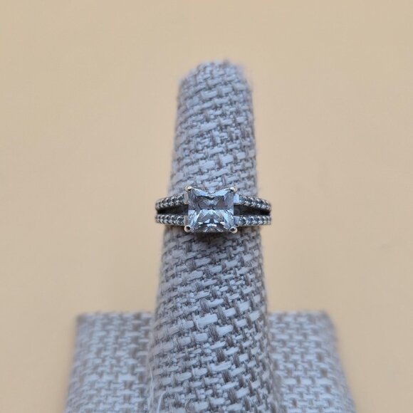 Size 6 Sterling Silver Square Cubic Zirconia Gem Band Ring A5868 - Picture 1 of 9